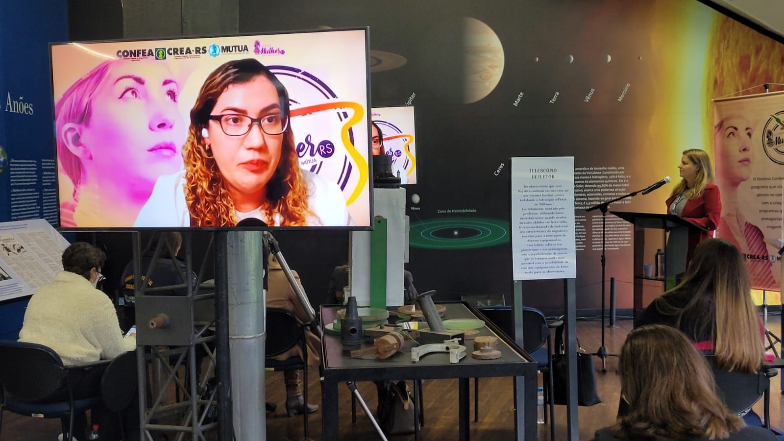Eng. Eletricista Camila Maciel, criadora do Elas com Botina, foi a primeira palestrante
